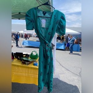 Vintage looking heart print dress. Pretty teal color.